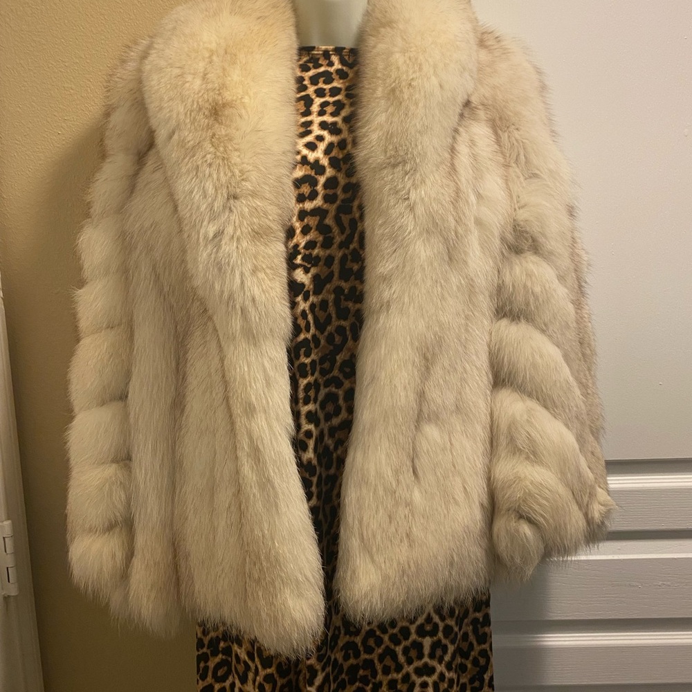 (SOLD) Saga Fox fur coat in perfect condition. Moving to California.